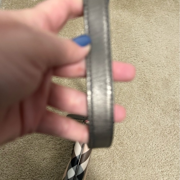 Vintage Burberry Dryden Nova Check Crossbody Bag with Patent Pewter trim GUC - Picture 16 of 16